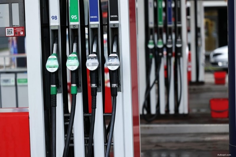Wat veroorzaakt kloppende geluiden in de motor van uw auto en hoe u deze kunt verhelpen 