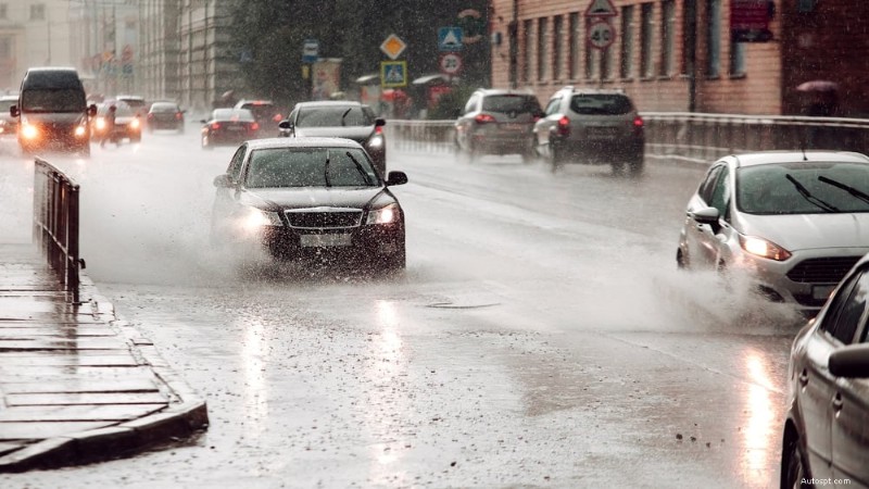 Waarom en hoe de afvoergaten van autodeuren inspecteren voor optimaal voertuigonderhoud 