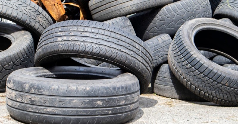 6 eenvoudige, milieuvriendelijke manieren om oude banden te recyclen of opnieuw te gebruiken 