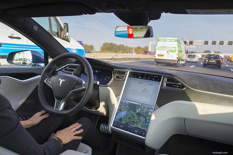 Zelfrijdende auto s uitgelegd:automatiseringsniveaus en wat u kunt verwachten 