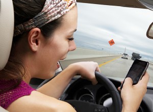 Filmen tijdens het rijden:het groeiende gevaar van sociale media dat de verkeersveiligheid bedreigt 