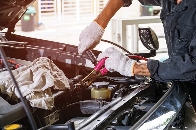 5 belangrijke oorzaken die het controlelampje van uw auto activeren 