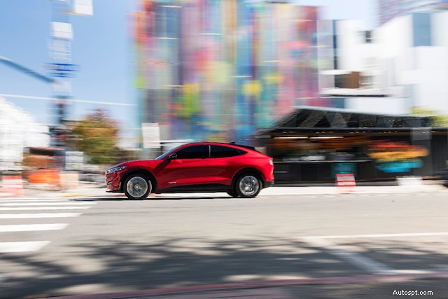 Zijn accu s van elektrische auto s schadelijk voor het milieu? Onderzoek naar de werkelijke impact. 