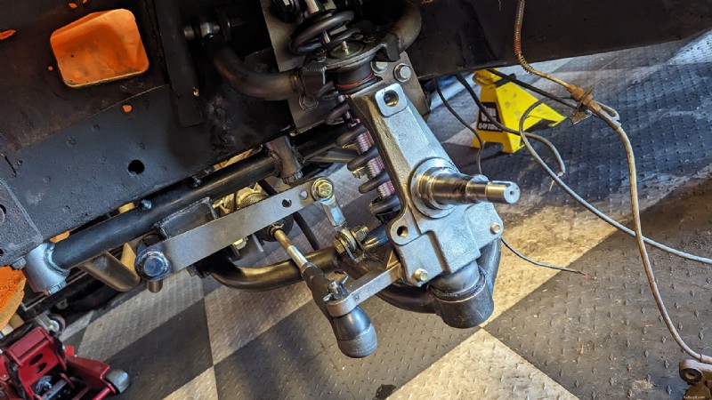 Een Dodge Charger uit 1969 upgraden:van een ingeschroefde ophangingswissel tot een groot fabricageproject 