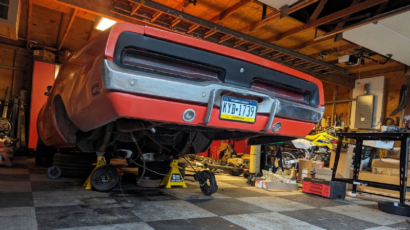 Heidts 4-Link achter- en IFS-kits testen op een Dodge Charger 