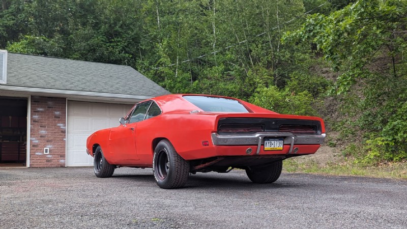 Een klassieker nieuw leven inblazen:mijn Dodge Charger uit 1969 transformeren met industriële verf 