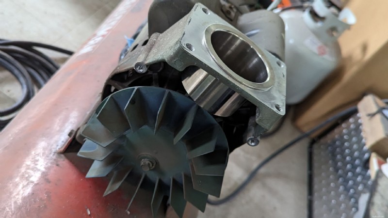 Een klassieker nieuw leven inblazen:mijn Dodge Charger uit 1969 transformeren met industriële verf 