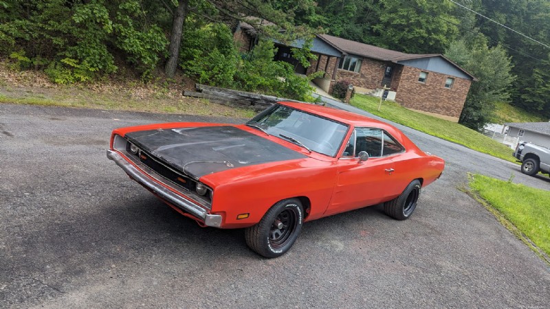 Een klassieker nieuw leven inblazen:mijn Dodge Charger uit 1969 transformeren met industriële verf 