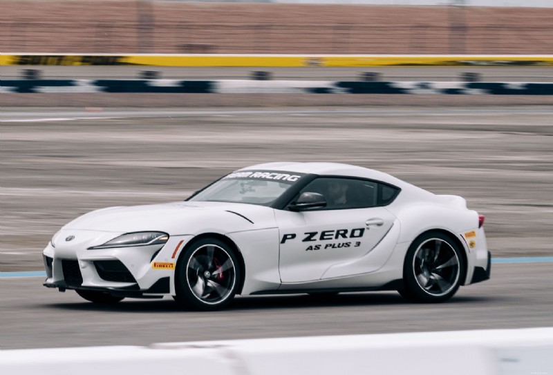 Pirelli P Zero AS Plus 3 Review:de all-season band die prestaties en betrouwbaarheid levert 
