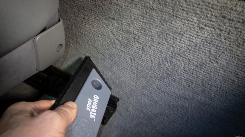 Houd uw auto vlekkeloos:de beste haarverwijderaar voor hondenbezitters 