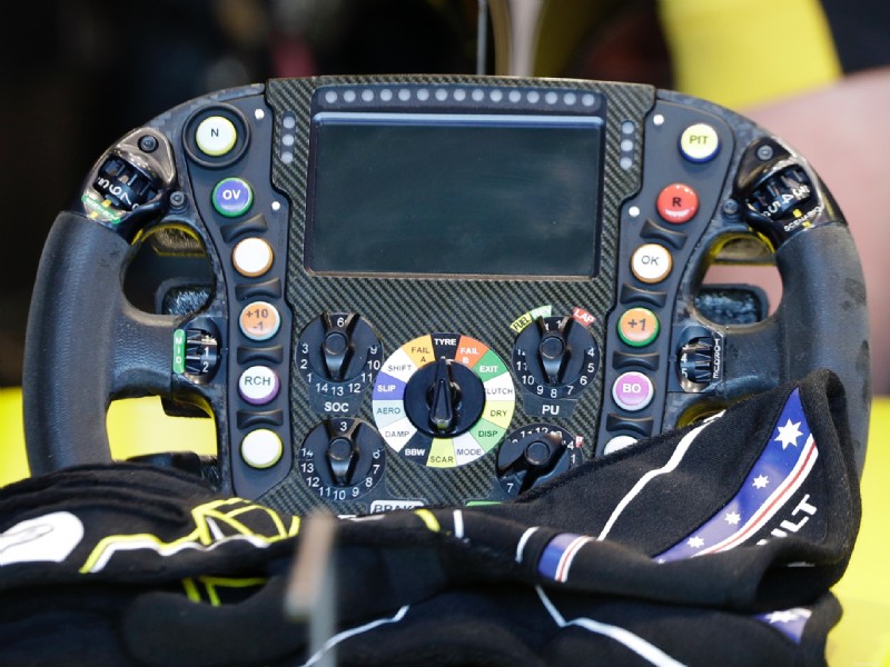 De complete gids voor F1-stuurwielen:alle knoppen, paddles en knoppen uitgelegd 