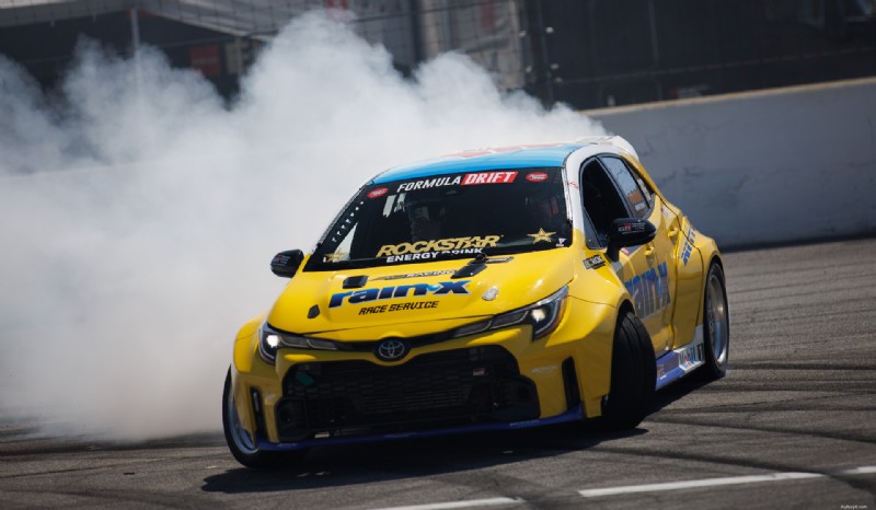 Drifting 101:hoe u veilig en effectief aan de slag kunt 