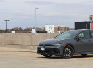 2026 Volkswagen Golf R Review:een verfijnde Hot Hatch met volwassen prestaties 