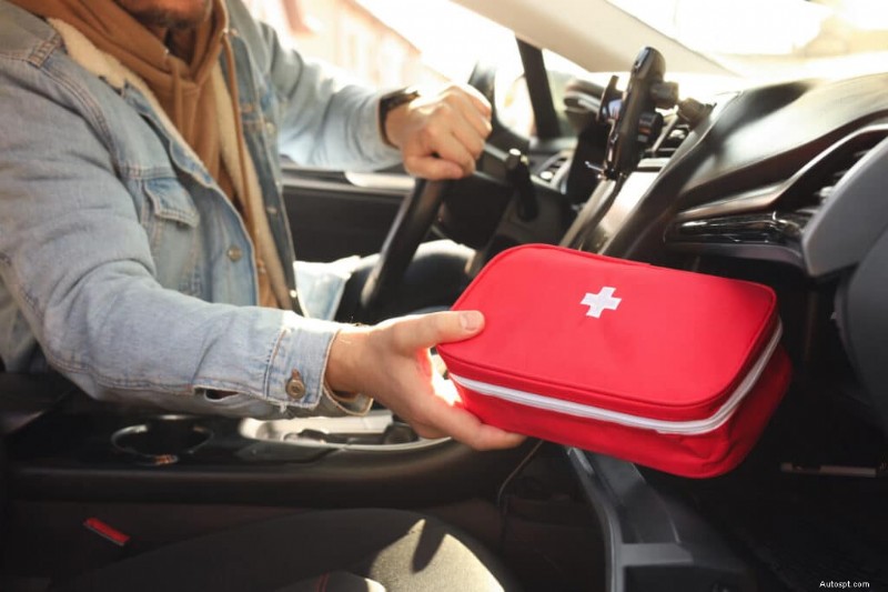 Essentiële auto-noodset:onmisbare items voor onverwachte pechgevallen 