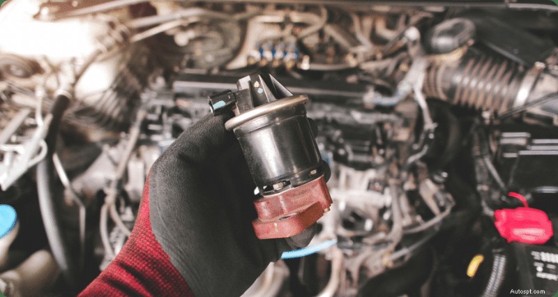EGR-klepreiniging gemakkelijk gemaakt:een professionele gids om de motorprestaties te verbeteren 