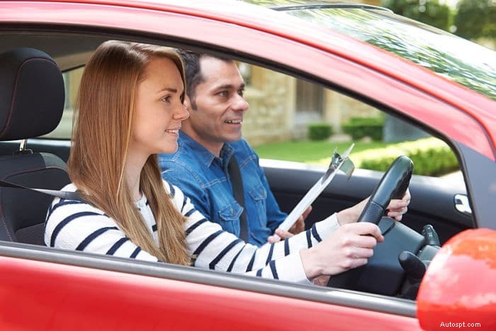 Holts Free Guide:deskundige autoverzorgingstips voor nieuwe bestuurders 