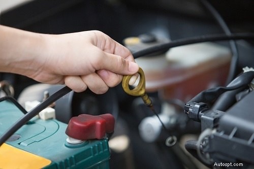 Antivries versus koelvloeistof:de essentiële gids voor het beschermen van uw motor 