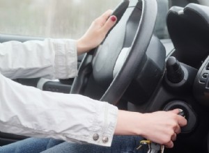 Waarom start mijn auto, maar blijft de starter draaien? Veelvoorkomende oorzaken en oplossingen 