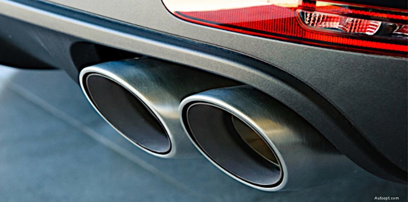 Waarom uw auto water lekt:veelvoorkomende oorzaken en eenvoudige oplossingen 