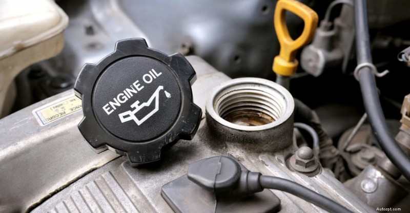 Waarom uw auto water lekt:veelvoorkomende oorzaken en eenvoudige oplossingen 