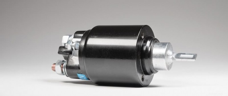 Waarom uw auto niet start terwijl radio en verlichting werken:diagnose en snelle oplossingen 