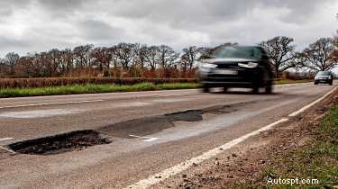 Een schadeclaim indienen:kuilen melden en uw auto laten repareren 